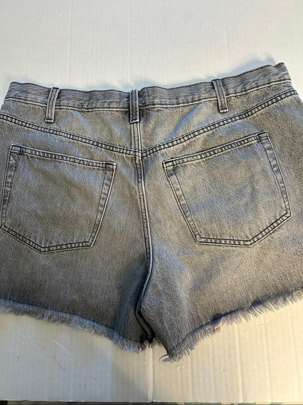 Universal Thread Grey Wash Distressed Button Fly Mini Cut Off Denim Short Sz 16 - Picture 5 of 13